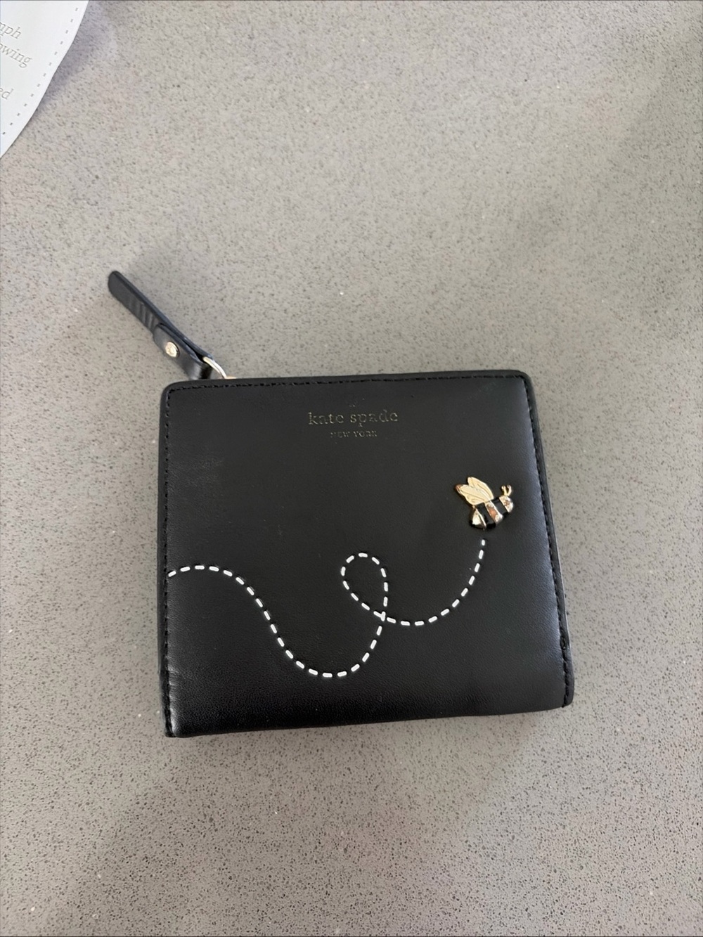Kate Spade Bee Wallet Picnic Perfect Adalyn Small Bee Black GUC